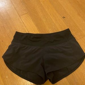 lululemon black speed up shorts